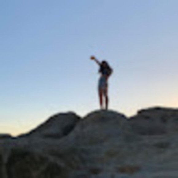 Meet your Posher, Angie - Picture 1 of 1